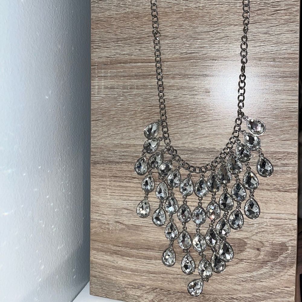Paparazzi necklace and earrings